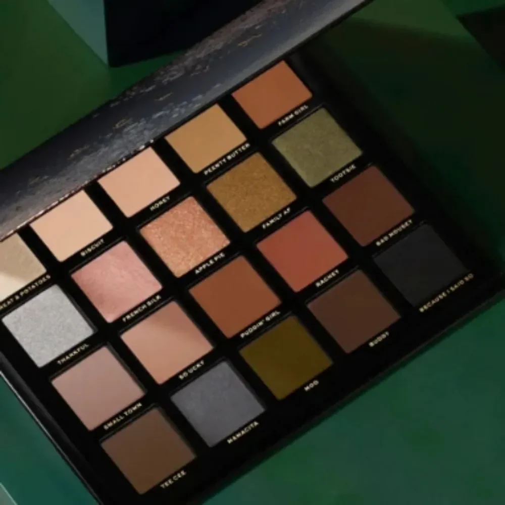 Jaclyn Cosmetics Luxe Legacy Eyeshadow Palette‎
